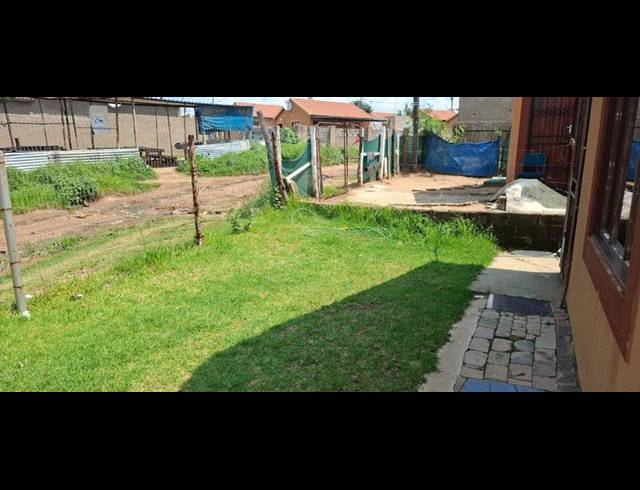 2 BEDROOM HOUSE FOR SALE IN OLIEVENHOUTBOSCH